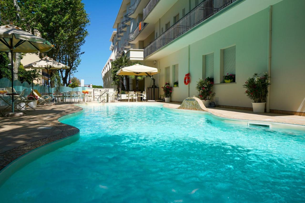 בלריה-איגאה מרינה Hotel Pineta מראה חיצוני תמונה