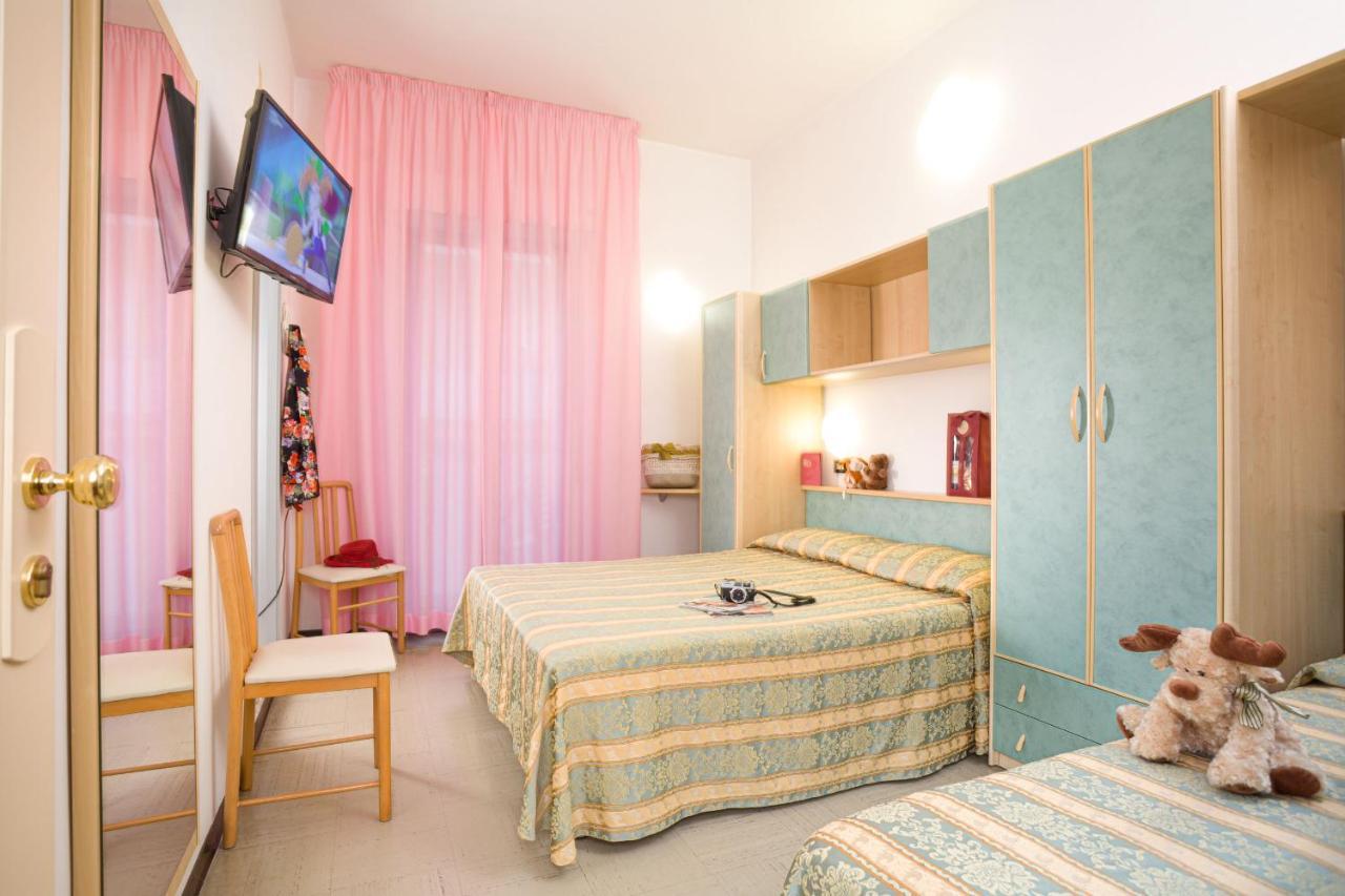 בלריה-איגאה מרינה Hotel Pineta מראה חיצוני תמונה