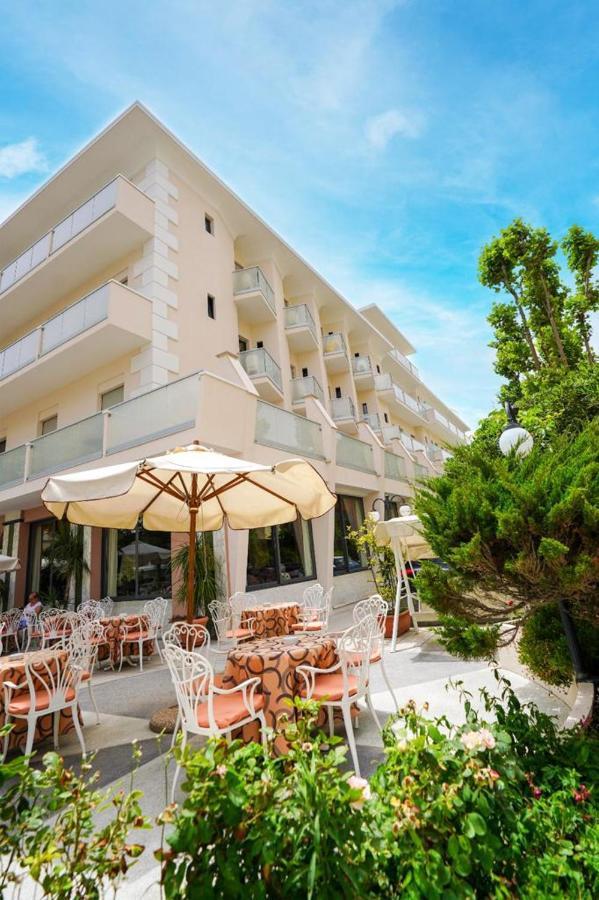 בלריה-איגאה מרינה Hotel Pineta מראה חיצוני תמונה