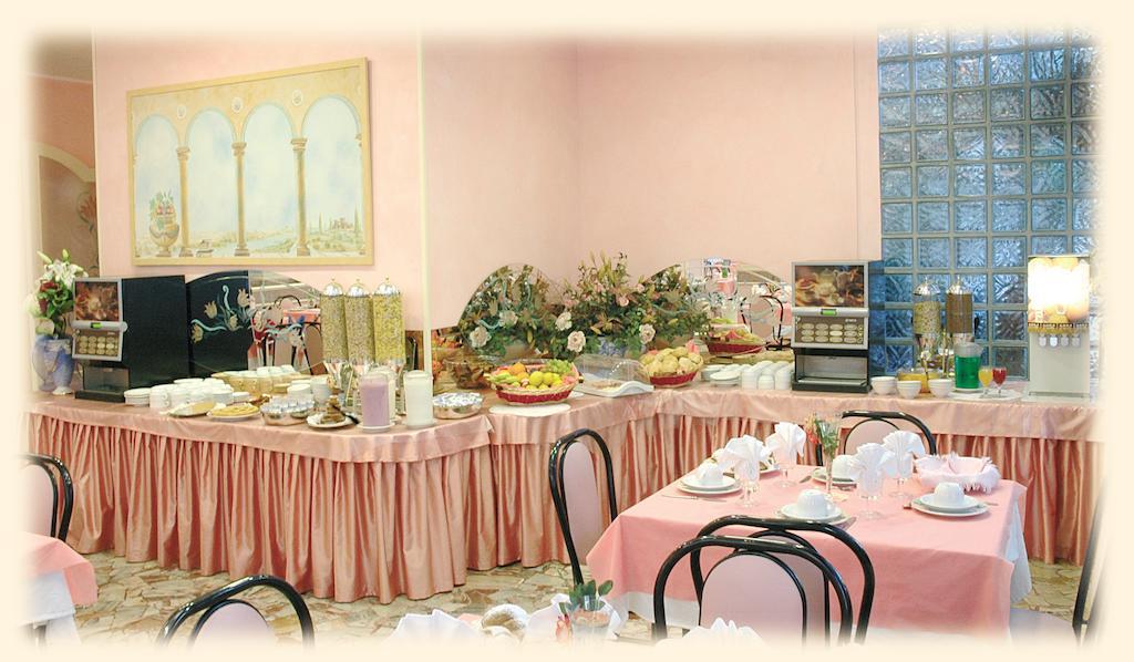 בלריה-איגאה מרינה Hotel Pineta מראה חיצוני תמונה