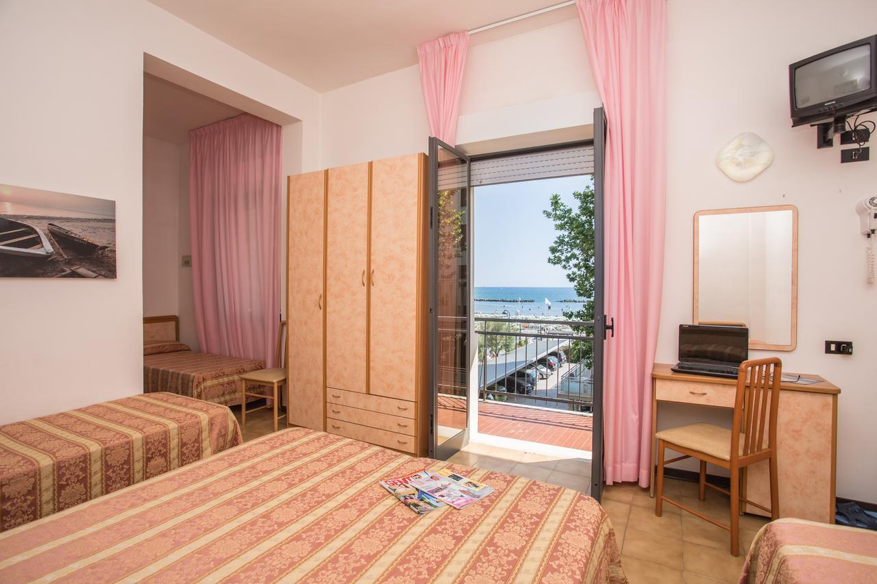 בלריה-איגאה מרינה Hotel Pineta מראה חיצוני תמונה