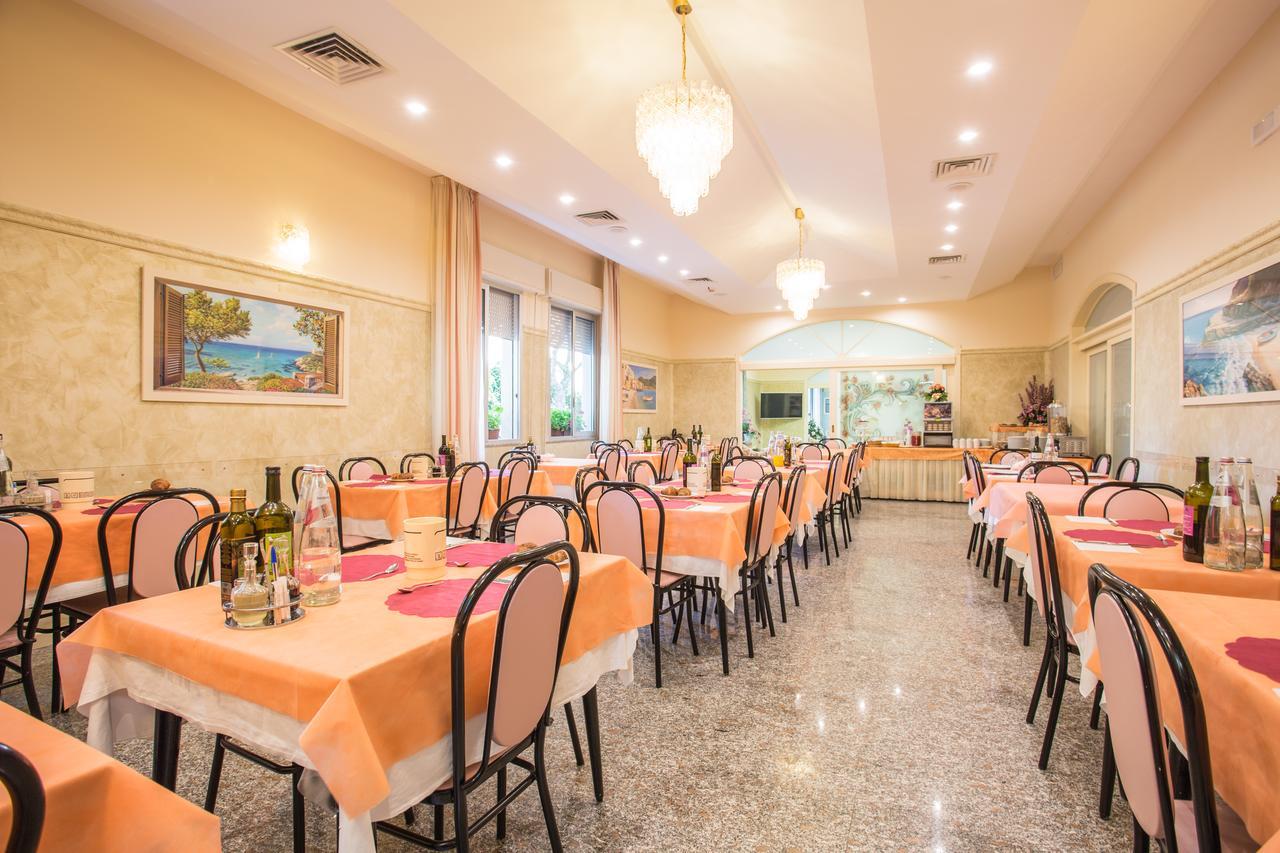 בלריה-איגאה מרינה Hotel Pineta מראה חיצוני תמונה