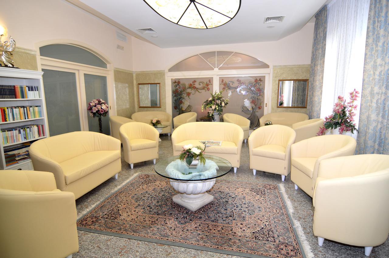 בלריה-איגאה מרינה Hotel Pineta מראה חיצוני תמונה